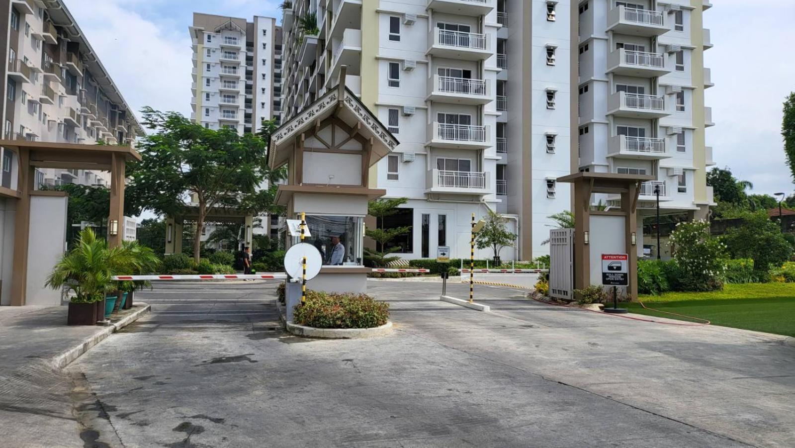 The Atherton- Spacious Modern Condo Unit In Paranaque Near The Airport, Makati, Bgc And Highways Paranaque City Exterior foto