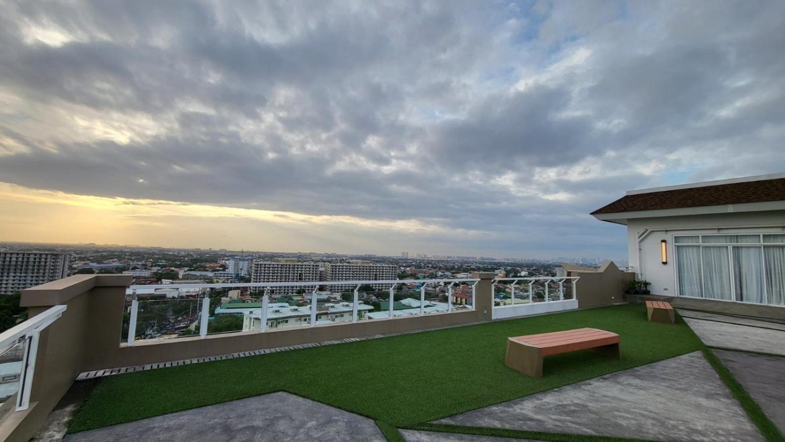 The Atherton- Spacious Modern Condo Unit In Paranaque Near The Airport, Makati, Bgc And Highways Paranaque City Exterior foto