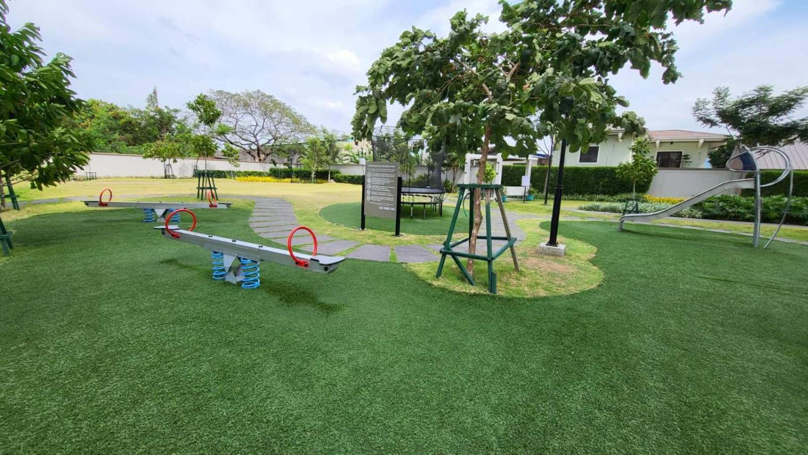 The Atherton- Spacious Modern Condo Unit In Paranaque Near The Airport, Makati, Bgc And Highways Paranaque City Exterior foto